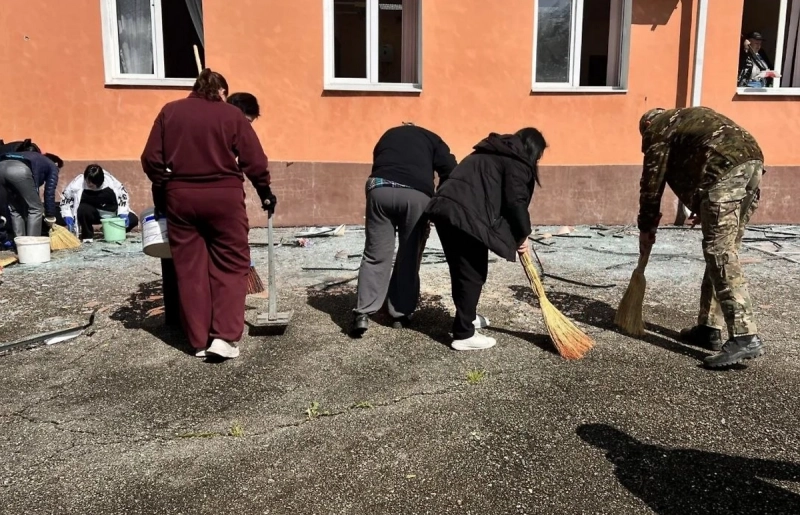 Обломки БПЛА повредили 7 жилых многоэтажек и 4 соцобъекта в Туапсе