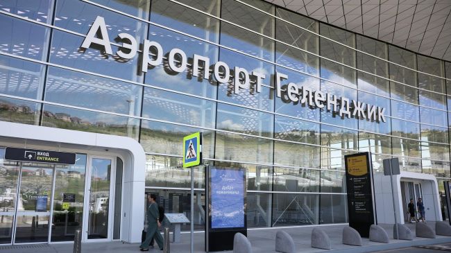 Аэропорты Сочи и Геленджика приостановили работу