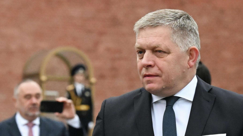 Фицо заявил, что политики из ЕС будут звонить ему с вопросами о Путине