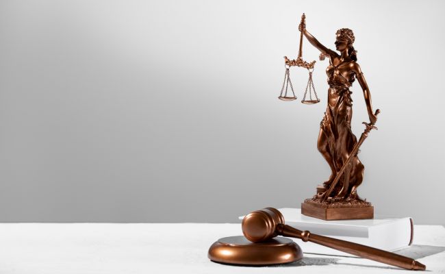 Реальные зрелища: в России набирает популярность судебный туризм